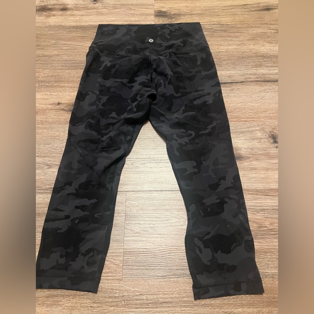 Lululemon Align Crop 21” Incognito Camo Multi Grey Size 8 - Picture 12 of 15